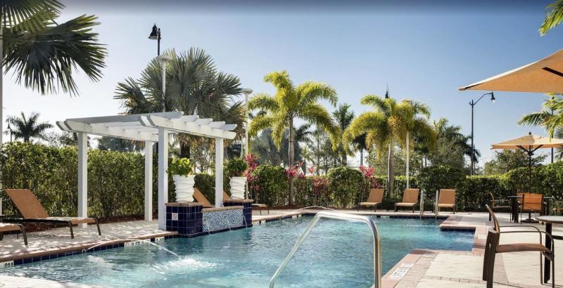 Courtyard By Marriott Miami Хомстед Экстерьер фото